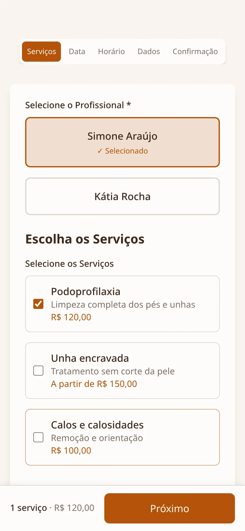 Tela de agendamento: escolha da podóloga e do atendimento